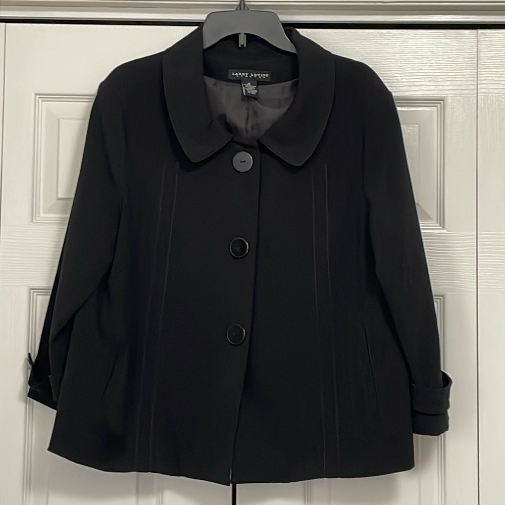 EUC Larry Levine stretch blazer. size 16. Black. Large button tailored details